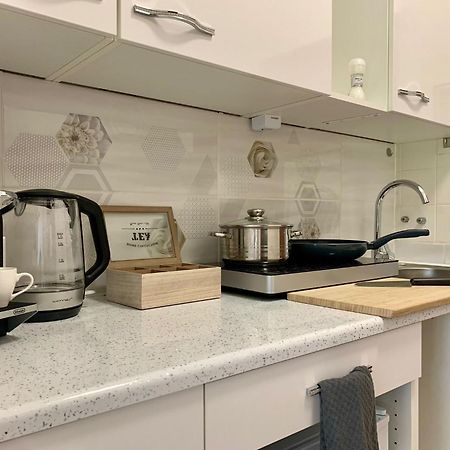 Tt Living Apartment Luebeck I Souterrain Wohnung Mit Terrasse I Naehe Hbf I Kostenlos Parken Zewnętrze zdjęcie
